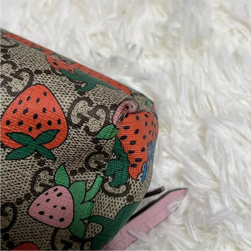 🍓GUCCI Strawberry GG Supreme Cosmetic Makeup Bag Pouch RARE - Picture 7 of 9